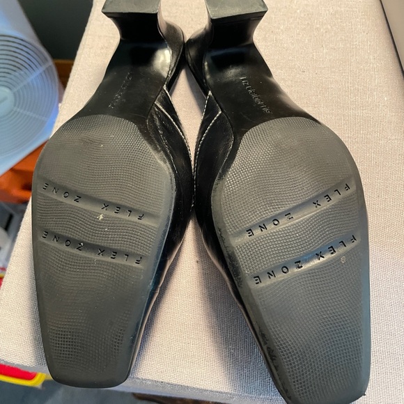 Black leather mule slide with kitten heel - Liz Claiborne Oppose - Picture 2 of 5